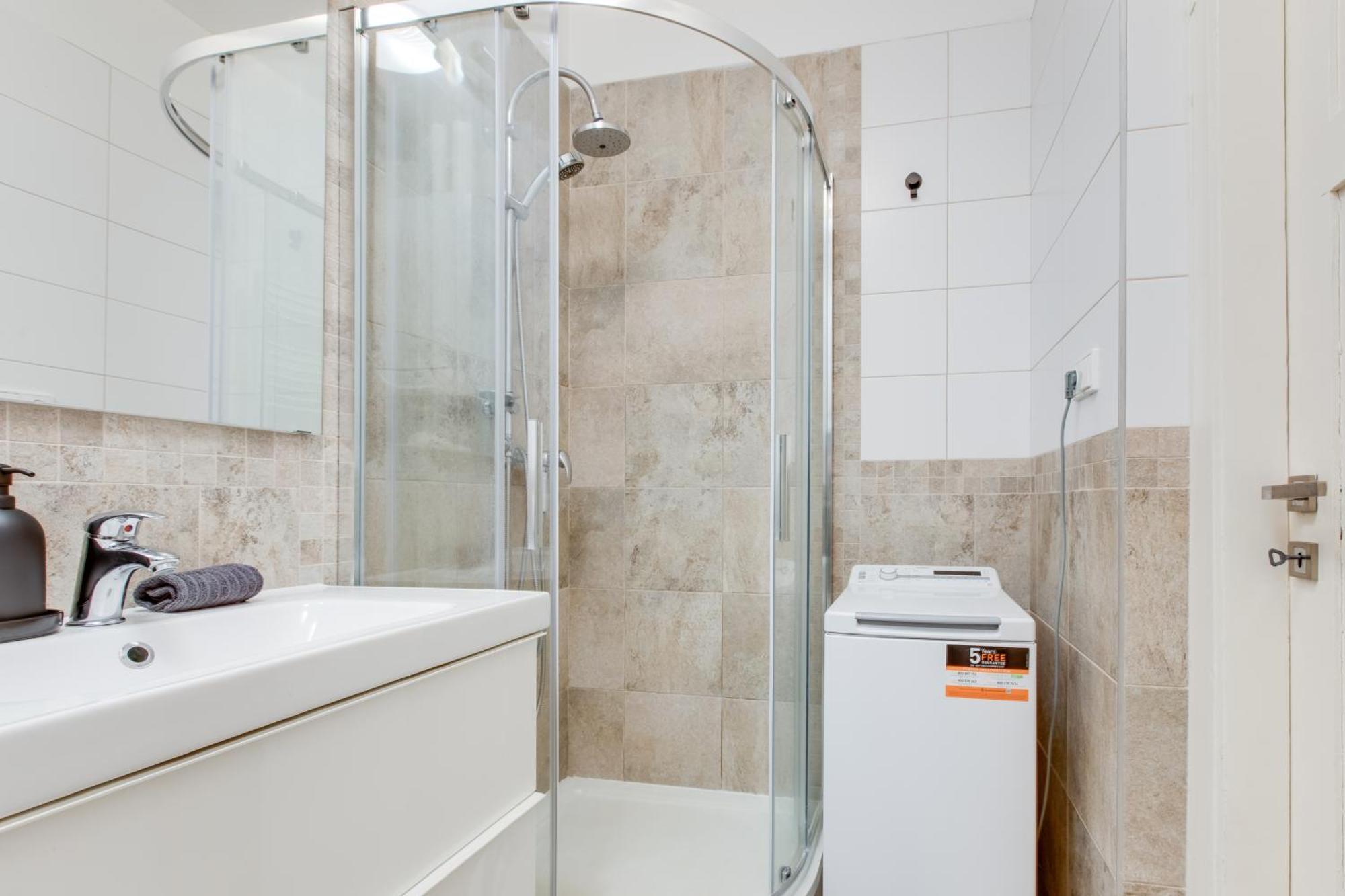 Apartmán Stylish Quiet 2bds Flat Letna Park - U14 *
